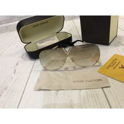 NEW 2018!!Очки солнцезащитные  Louis Vuitton в полном комплекте  1750