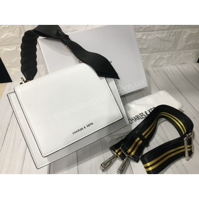 Белая сумка Charles Keith из натуральной кожи арт 20546