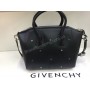 Стильная сумочка Givenchy LUX из натуральной кожи цвет черный  1716